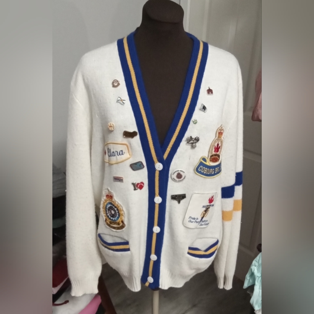 XL Active Knitting Royal Canadian Legion Ladies Vintage Cardigan And Some Pins